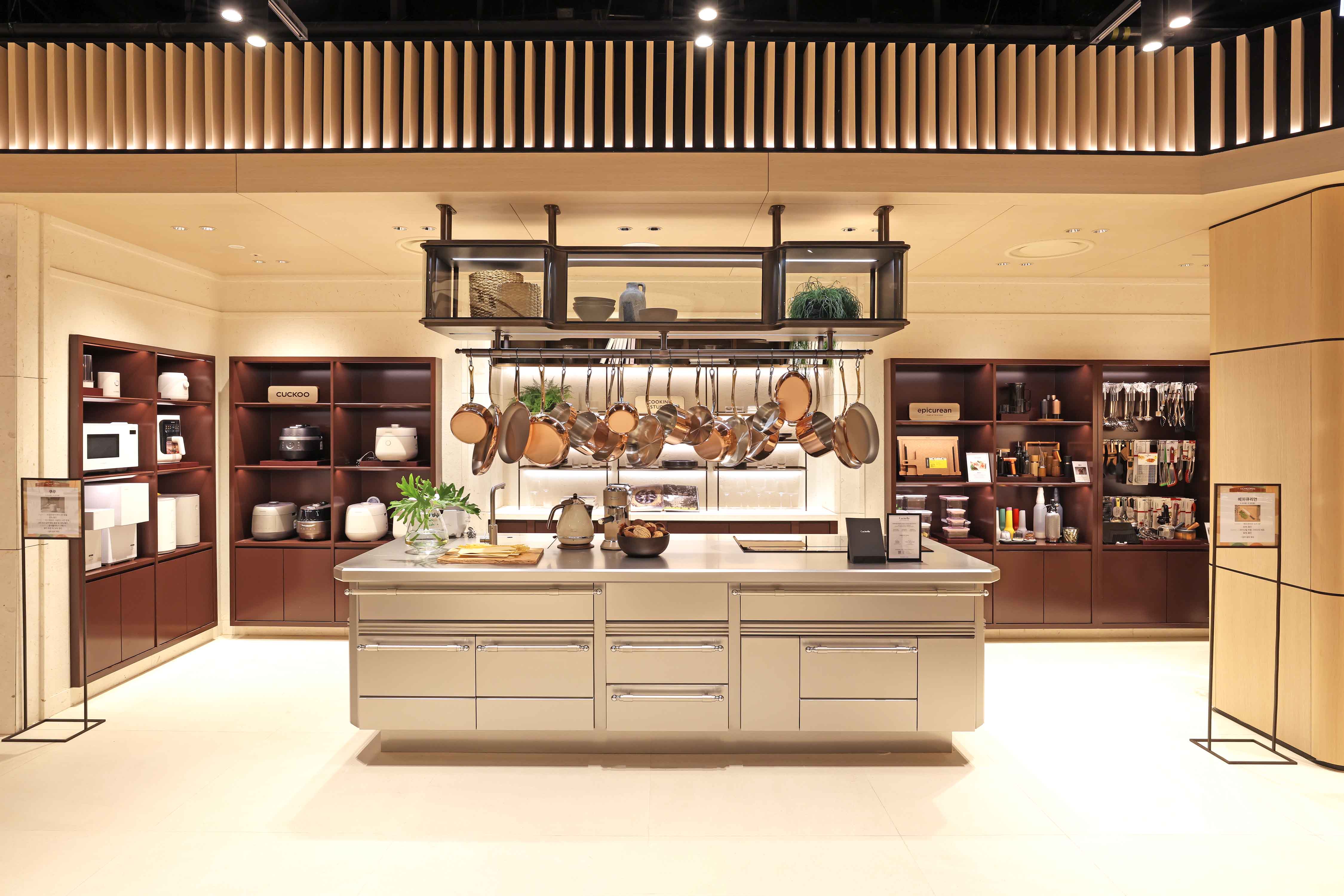 '10년 만에 리뉴얼' 신세계백화점 강남점 키친 & 테이블웨어 새단장 28-Image
